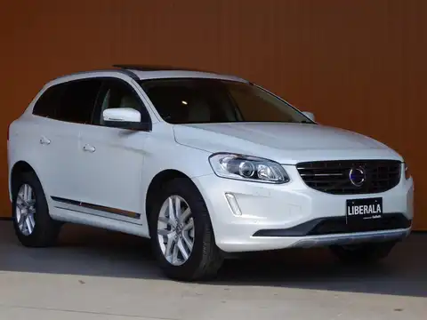 カタログ画像：ＸＣ６０ （XC60） Ｄ４ クラシック 2016年8月 LDA-DD4204TXC 2000cc アイスホワイト 燃費18.6km / l メイン