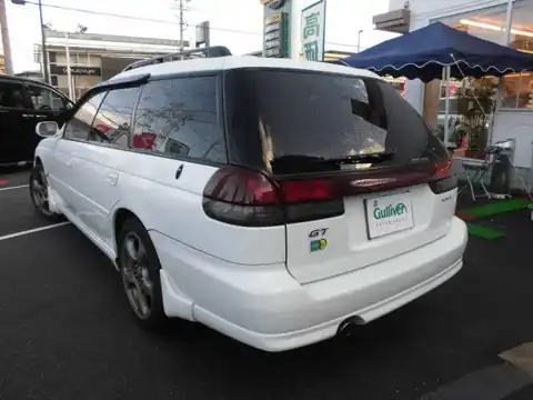 カタログ画像：レガシィツーリングワゴン （LEGACY TOURING WAGON） ＧＴ Ｖリミテッド 1997年6月 E-BG5 2000cc ピュアホワイト 燃費11.0km / l バック