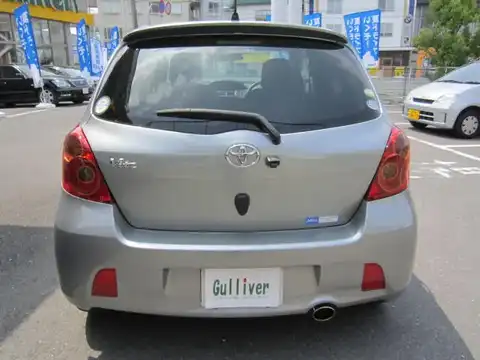 カタログ画像：ヴィッツ （VITZ） ＲＳ 2007年8月 DBA-SCP90 1300cc ミディアムシルバーメタリック 燃費19.6km / l バック