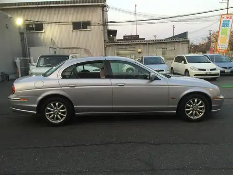 カタログ画像：Ｓタイプ （S-TYPE） ４．２Ｖ８ 2002年9月 GH-J01HC 4200cc プラチナ 燃費7.5km / l 外装