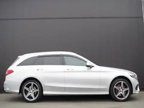 カタログ画像：Ｃクラスステーションワゴン （C-CLASS STATIONWAGON） Ｃ２００ ステーションワゴン スポーツ 2017年2月 RBA-205242 2000cc イリジウムシルバー（Ｍ）orダイヤモンドシルバー（Ｍ） 燃費14.2km / l 外装