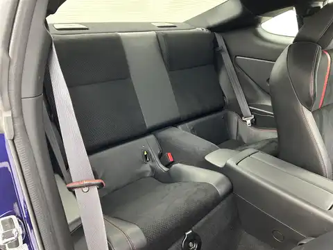 カタログ画像：ＢＲＺ （BRZ） Ｒ 2024年7月 3BA-ZD8 2400cc ＷＲブルー・パールorサファイアブルー・パール 燃費11.8km / l 内装