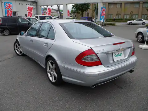 カタログ画像：Ｅクラス （E-CLASS） Ｅ３００ アバンギャルドＳ 2007年1月 DBA-211054C 3000cc キューバナイトシルバー（Ｍ）orイリジウムシルバー（Ｍ） 燃費9.1km / l バック