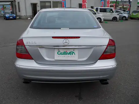 カタログ画像：Ｅクラス （E-CLASS） Ｅ３００ アバンギャルドＳ 2007年1月 DBA-211054C 3000cc キューバナイトシルバー（Ｍ）orイリジウムシルバー（Ｍ） 燃費9.1km / l バック