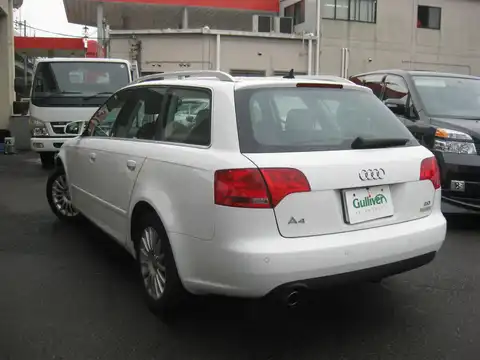 カタログ画像：Ａ４アバント （A4 AVANT） ２．０アトラクション ラグジュアリーラインプラス 2007年10月 ABA-8EALT 2000cc 燃費10.8km / l バック