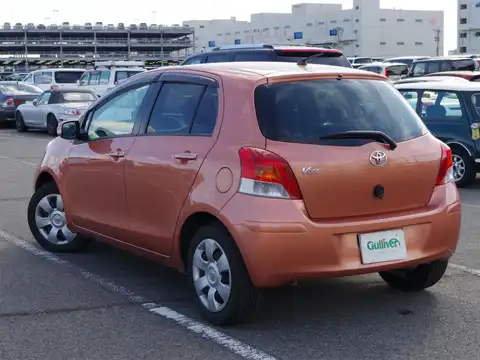 カタログ画像：ヴィッツ （VITZ） Ｕ 2007年8月 CBA-NCP95 1300cc カッパーメタリック 燃費16.0km / l バック