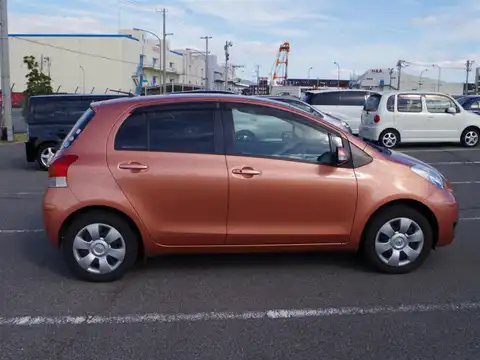 カタログ画像：ヴィッツ （VITZ） Ｕ 2007年8月 CBA-NCP95 1300cc カッパーメタリック 燃費16.0km / l 外装