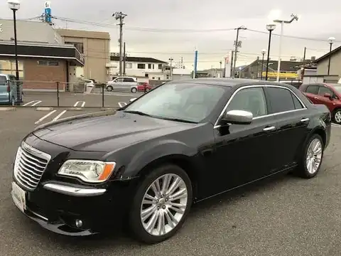 カタログ画像：クライスラー・３００ （CHRYSLER 300） ３００Ｃラグジュアリー 2012年12月 ABA-LX36 3600cc グロスブラック 燃費9.2km / l 外装