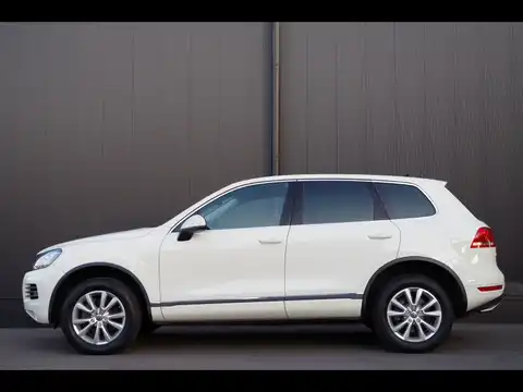 カタログ画像：トゥアレグ （TOUAREG） Ｖ６ 2011年2月 DBA-7PCGRS 3600cc カンパネーラホワイト 燃費9.5km / l 外装