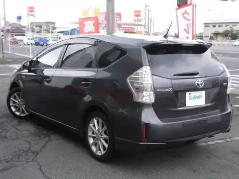 カタログ画像：プリウスα （PRIUS ALPHA） Ｇツーリングセレクション・スカイライトパッケージ 2011年5月 DAA-ZVW40W 1800cc グレーメタリック 燃費26.2km / l バック