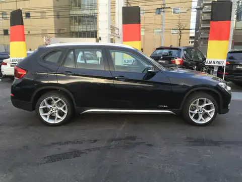 カタログ画像：Ｘ１ （X1） ｘＤｒｉｖｅ ２８ｉ ｘライン 2012年9月 DBA-VM20 2000cc ブラック・サファイア 燃費13.6km / l 外装