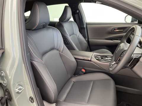 カタログ画像：クラウンクロスオーバー （CROWN CROSSOVER） Ｚ 2024年4月 6AA-AZSH35 2500cc プレシャスホワイトパールorブラック×プレシャスホワイトパール 燃費22.2km / l フロント