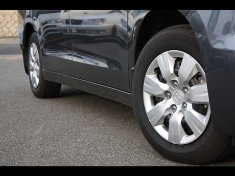 カタログ画像：ステップワゴン （STEPWAGON） Ｇ Ｅセレクション 助手席リフトアップシート車 2013年12月 DBA-RK2 2000cc モダンスティール・メタリック タイヤ