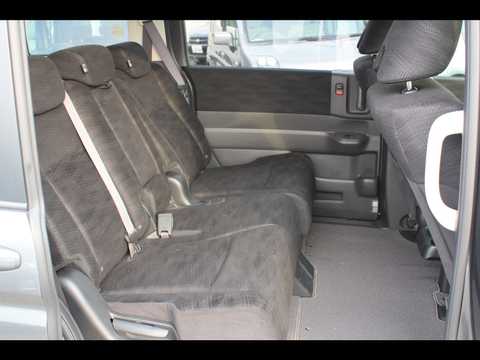 カタログ画像：ステップワゴン （STEPWAGON） Ｇ Ｅセレクション 助手席リフトアップシート車 2013年12月 DBA-RK2 2000cc モダンスティール・メタリック 内装