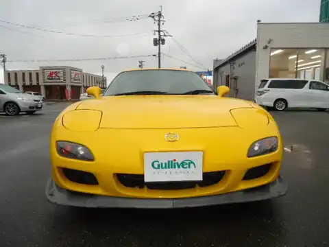 カタログ画像：ＲＸ－７ （RX-7） タイプＲバサーストＲ 2001年8月 GF-FD3S 1400cc サンバーストイエロー 燃費8.1km / l フロント