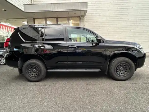 カタログ画像：ランドクルーザープラド （LAND CRUISER PRADO） ＴＸ 2022年8月 3BA-TRJ150W 2700cc ブラックorアティチュードブラックマイカ 燃費8.3km / l 外装