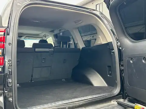 カタログ画像：ランドクルーザープラド （LAND CRUISER PRADO） ＴＸ 2022年8月 3BA-TRJ150W 2700cc ブラックorアティチュードブラックマイカ 燃費8.3km / l 内装