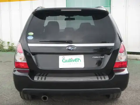 カタログ画像：フォレスター （FORESTER） ２．０ＸＳ 2005年1月 CBA-SG5 2000cc オブシディアンブラック・パール 燃費13.6km / l バック