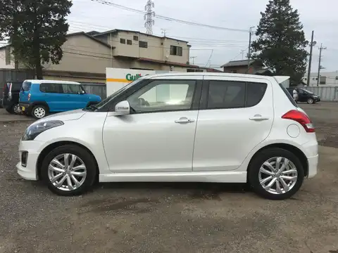 カタログ画像：スイフト （SWIFT） ＲＳ 2015年11月 DBA-ZC72S 1200cc ピュアホワイトパール 燃費19.4km / l 外装