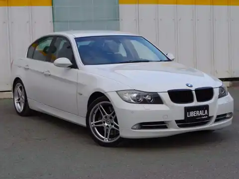 カタログ画像：３シリーズ （3 SERIES） ３３５ｉ 2008年1月 ABA-VB35 3000cc アルピン・ホワイトⅢ（ソリッド・カラー） 燃費8.9km / l メイン（その他）