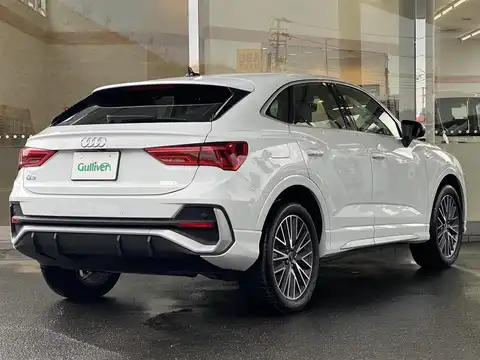 カタログ画像：Ｑ３スポーツバック （Q3 SPORTBACK） ３５ＴＦＳＩ Ｓライン 2021年10月 3BA-F3DPC 1500cc グレイシアホワイトメタリック 燃費14.3km / l バック