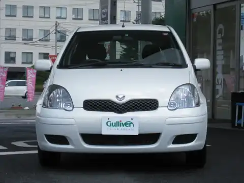 カタログ画像：ヴィッツ （VITZ） Ｕ Ｄパッケージ 2002年8月 UA-NCP10 1300cc 燃費18.0km / l フロント