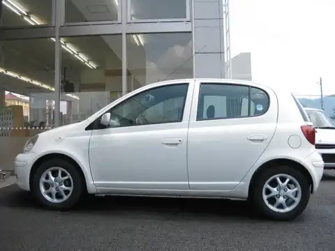 カタログ画像：ヴィッツ （VITZ） Ｕ Ｄパッケージ 2002年8月 UA-NCP10 1300cc 燃費21.0km / l 外装