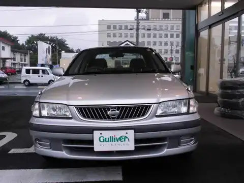 カタログ画像：サニー （SUNNY） スーパーサルーン Ｇパッケージ 1998年10月 GF-FB15 1500cc ブルーイッシュシルバー（Ｍ） 燃費18.8km / l フロント