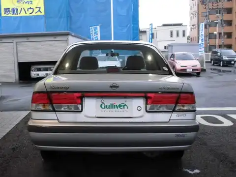 カタログ画像：サニー （SUNNY） スーパーサルーン Ｇパッケージ 1998年10月 GF-FB15 1500cc ブルーイッシュシルバー（Ｍ） 燃費18.8km / l バック