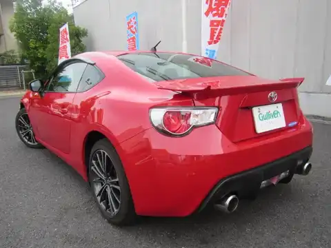 カタログ画像：８６ （86） ＧＴリミテッド 2013年7月 DBA-ZN6 2000cc ライトニングレッド 燃費12.4km / l バック