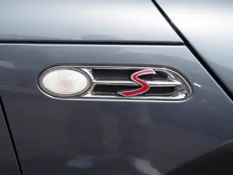 カタログ画像：ＭＩＮＩ （MINI） クーパーＳ ウィズジョンクーパーワークスＧＰキット 2006年7月 ABA-RE16GP 1600cc 燃費12.0km / l 外装