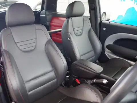 カタログ画像：ＭＩＮＩ （MINI） クーパーＳ ウィズジョンクーパーワークスＧＰキット 2006年7月 ABA-RE16GP 1600cc 燃費12.0km / l 内装