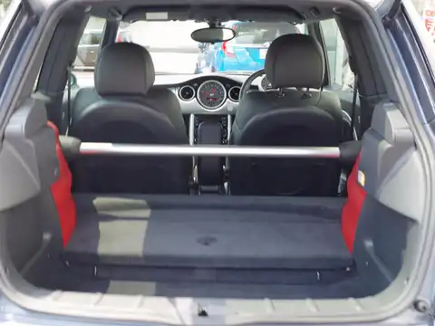 カタログ画像：ＭＩＮＩ （MINI） クーパーＳ ウィズジョンクーパーワークスＧＰキット 2006年7月 ABA-RE16GP 1600cc 燃費12.0km / l 内装