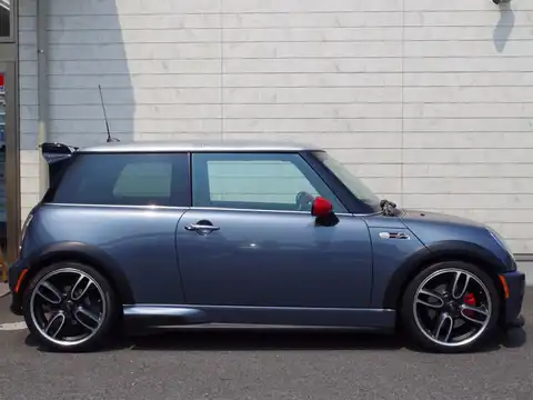 カタログ画像：ＭＩＮＩ （MINI） クーパーＳ ウィズジョンクーパーワークスＧＰキット 2006年7月 ABA-RE16GP 1600cc 燃費12.0km / l 外装