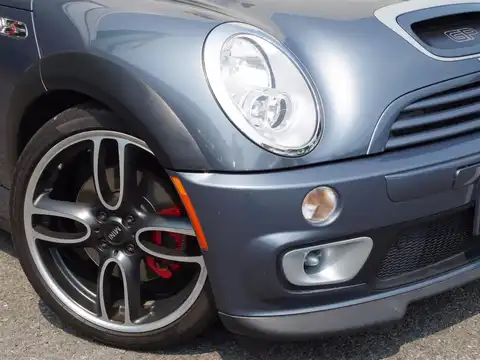 カタログ画像：ＭＩＮＩ （MINI） クーパーＳ ウィズジョンクーパーワークスＧＰキット 2006年7月 ABA-RE16GP 1600cc 燃費12.0km / l 外装