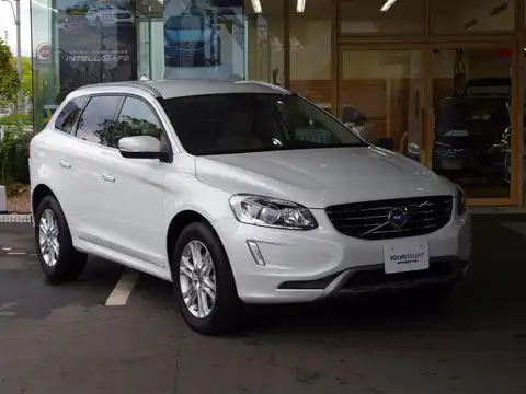 カタログ画像：ＸＣ６０ （XC60） Ｔ５ ＳＥ 2014年4月 DBA-DB420XC 2000cc アイスホワイト 燃費13.6km / l メイン