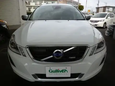 カタログ画像：ＸＣ６０ （XC60） Ｔ５ Ｒデザイン 2012年8月 CBA-DB4204TXC 2000cc アイスホワイト 燃費9.7km / l フロント