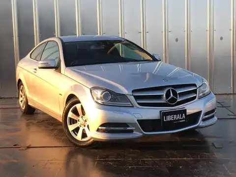 カタログ画像：Ｃクラス （C-CLASS） Ｃ２５０クーペ シュポルト 2014年4月 DBA-204347 1800cc イリジウムシルバー（Ｍ）orパラジウムシルバー（Ｍ）orダイヤモンドシルバー（Ｍ） 燃費13.2km / l メイン（その他）