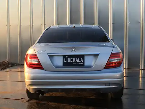 カタログ画像：Ｃクラス （C-CLASS） Ｃ２５０クーペ シュポルト 2014年4月 DBA-204347 1800cc イリジウムシルバー（Ｍ）orパラジウムシルバー（Ｍ）orダイヤモンドシルバー（Ｍ） 燃費13.2km / l バック