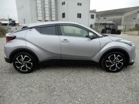 カタログ画像：Ｃ－ＨＲ （C-HR） Ｇ 2018年5月 DAA-ZYX10 1800cc メタルストリームメタリック 燃費30.2km / l 外装