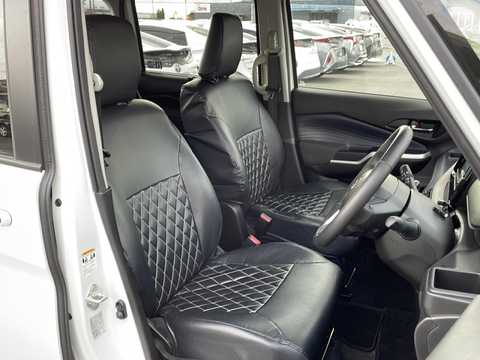 カタログ画像：デリカＤ：２ （DELICA D:2） ハイブリッドＭＺ 2023年6月 5AA-MB37S 1200cc ピュアホワイトパール 燃費19.6km / l 内装