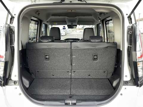 カタログ画像：デリカＤ：２ （DELICA D:2） ハイブリッドＭＺ 2023年6月 5AA-MB37S 1200cc ピュアホワイトパール 燃費19.6km / l 内装