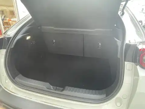 カタログ画像：ＭＸ－３０ロータリーＥＶ （MX-30 ROTARY-EV） ナチュラルモノトーン 2023年11月 3LA-DR8V3P 830cc ポリメタルグレーメタリック 燃費15.4km / l 内装