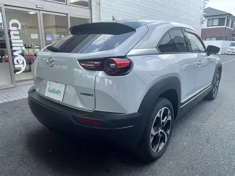 カタログ画像：ＭＸ－３０ロータリーＥＶ （MX-30 ROTARY-EV） ナチュラルモノトーン 2023年11月 3LA-DR8V3P 830cc ポリメタルグレーメタリック 燃費15.4km / l バック