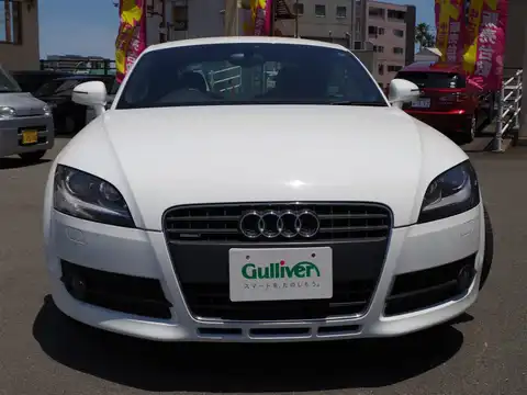 カタログ画像：ＴＴクーペ （TT COUPE） ２．０ＴＦＳＩ クワトロ 2008年9月 ABA-8JCCZF 2000cc アイビスホワイト 燃費12.4km / l フロント