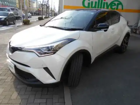 カタログ画像：Ｃ－ＨＲ （C-HR） Ｇ－Ｔ 2019年10月 3BA-NGX10 1200cc ホワイトパールクリスタルシャインorブラック×ホワイトパールクリスタルシャイン 燃費15.4km / l フロント