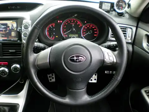 カタログ画像：インプレッサ （IMPREZA） ２．０ＧＴ 2009年9月 DBA-GH8 2000cc サテンホワイト・パール 燃費13.0km / l 内装