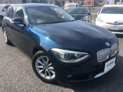 カタログ画像：１シリーズ （1 SERIES） １１６ｉ スタイル 2014年8月 DBA-1A16 1600cc ミッドナイト・ブルー（メタリック・カラー） 燃費16.6km / l メイン（その他）