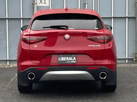 カタログ画像：ステルヴィオ （STELVIO） ２．２ターボ ディーゼルＱ４ 2019年10月 3DA-94922 2200cc アルファ レッド 燃費16.0km / l バック