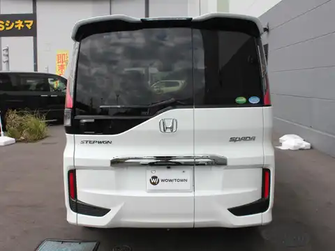 カタログ画像：ステップワゴンスパーダ （STEPWAGON SPADA） スパーダ特別仕様車クールスピリット アドバンスパッケージβ 2016年1月 DBA-RP4 1500cc ホワイトオーキッド・パール 燃費15.0km / l バック